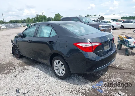 2015 Toyota Corolla Le z USA, uszkodzony, nr VIN 5YFBURHE8FP241563